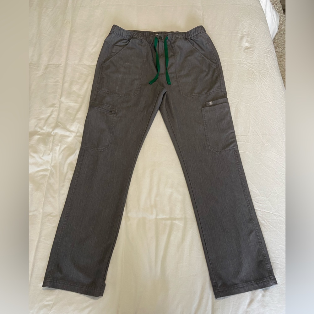 Figs Men’s Cairo Cargo Pants gray